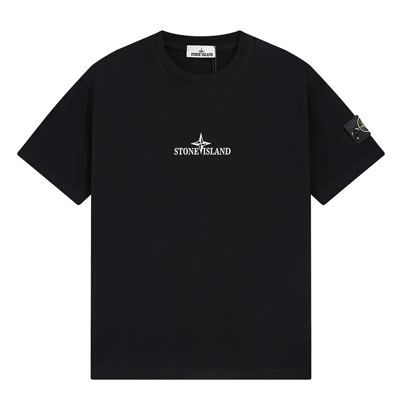 W668#P110💰 Popular item on the platform [Stone lsland/Stone Island compass armband printed short-sleeved T-shirt] ⚠️[Original creation with high control of details] -Made of 230g combed cotton 32-count double yarn, soft and comfortable to the touch, sweat-absorbent and breathable. -Simple basic and versatile style, original quality, the first choice for couples. -Made in a large factory, four needles and five threads on the shoulder, neat alignment, high quality workmanship. -Same style for men and women. Very versatile, one piece for everyone, the details are clearly visible. Color: Black Size: M L
